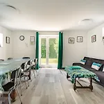 Hébergement de vacances Du Parc Genouille (Charente-Maritime)