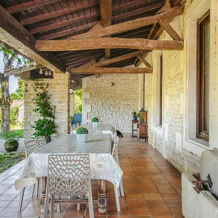 Du Parc Сasa de vacaciones Genouille (Charente-Maritime)