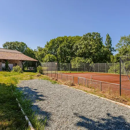 Du Parc Hébergement de vacances Genouille (Charente-Maritime)