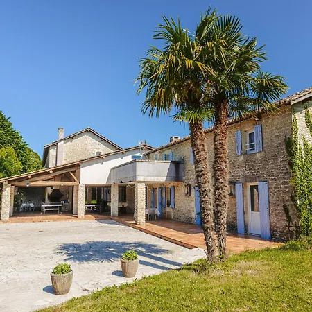 בית נופש Du Parc Genouille (Charente-Maritime)
