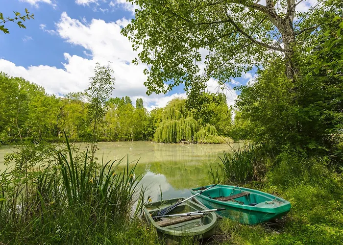 Сasa de vacaciones Du Parc Genouille (Charente-Maritime)